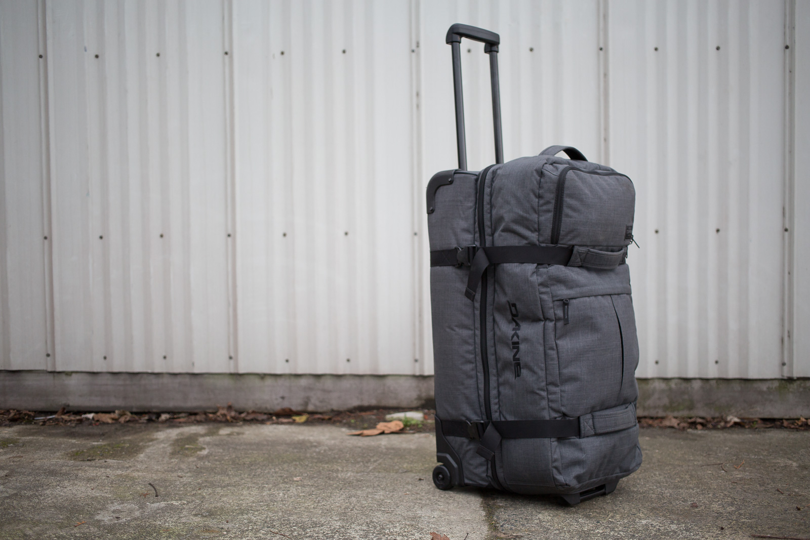 dakine duffle bag with wheels