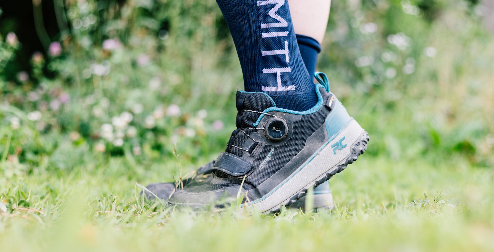 Flume BOA® combines advanced off-road footwear technology with bike-specific performance to offer a trail flat shoe that’s designed to outlast the biggest epics.