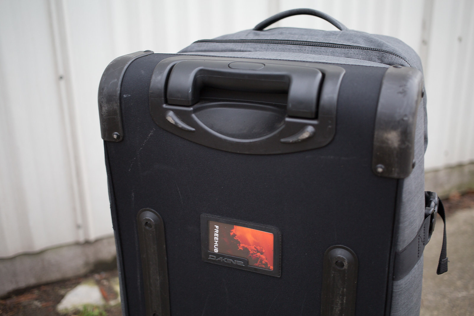 split roller suitcase