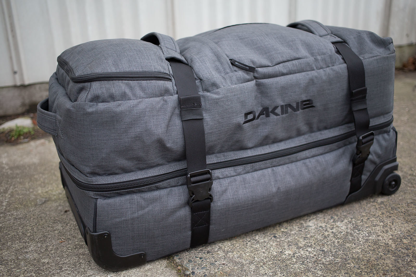 dakine split roller 110 large luggage