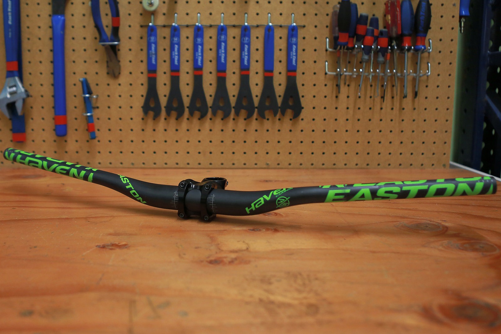 easton carbon bars