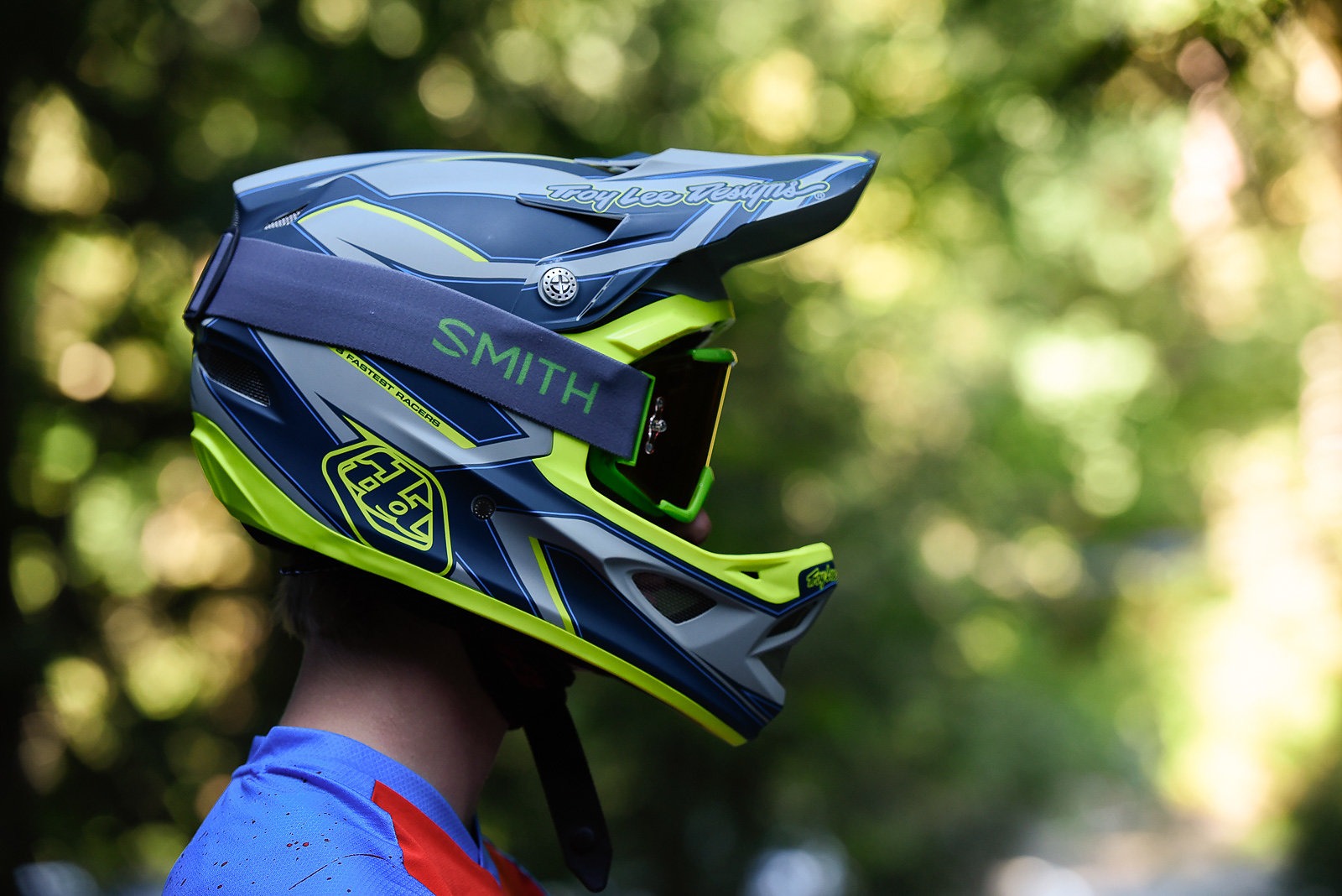 troy lee designs d3 fiberlite helmet