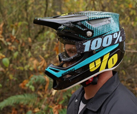 The Aircraft is 100%'s premium DH helmet, constructed with a carbon/Kevlar outer shell and featuring MIPS.
