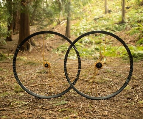The Enduro 305s are I9's proven all-mountain wheel and are a great complement to the Hydra hub.