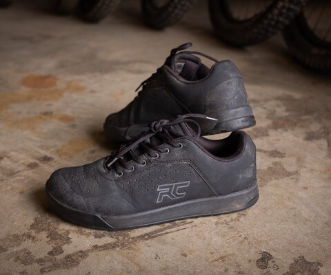 Ride Concepts' Hellion shoes are are minimal yet thorough when it comes to their design.
