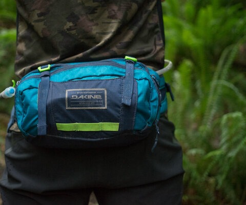 A great alternative to the common backpack, Dakine's hip pack can carry all of the essentials plus plenty of water.