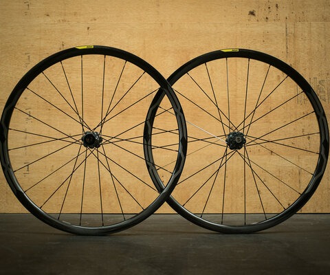 Weighing in at 1550 grams for a pair of 27.5" rims, the XA Pros are lightweight even for carbon.