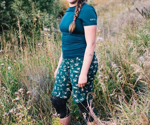 Wild Rye’s mission is to create a welcoming and inclusive access point to the outdoors.  Wild Rye serves outdoor-loving women—from beginners to pros to après enthusiasts—regardless of age, background, size or skill level.